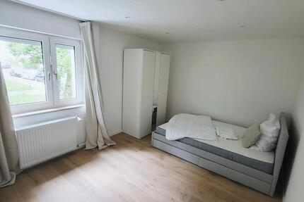 Ruhiges und gut angebundenes WG Zimmer München