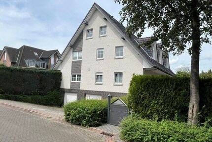 Ruhige, solide 3 Zimmer Staffelgeschoßwohnung mit EBK, Garage und Stellplatz - frei nach Absprache - Wildeshausen