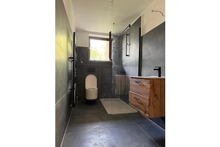 Erstbezug nach Sanierung-Helle 3-Zimmer Wohnung mit Balkon+Garten - Düsseldorf Heerdt