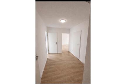 3 Zimmer Wohnung mit Balkon - 600,00&nbsp;EUR Kaltmiete, ca.&nbsp; 68,00&nbsp;m&sup2; in Ihlow (PLZ: 26632)