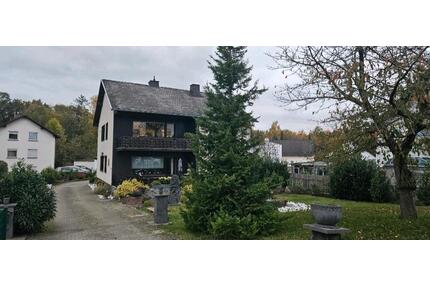 4 Zimmer Küche Bad - 850,00&nbsp;EUR Kaltmiete, ca.&nbsp; 125,00&nbsp;m&sup2; in Mendig (PLZ: 56743)