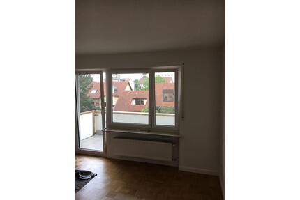 Schöne 2-Zimmer Wohnung mit Balkon in zentraler Lage zu vermieten - Buckenhof