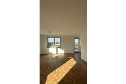 Studenten-Wohnung mit Balkon - 330,00&nbsp;EUR Kaltmiete, ca.&nbsp; 38,20&nbsp;m&sup2; in Dresden (PLZ: 01217) Plauen