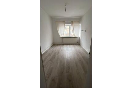 Wg Zimmer in 30519 - 535,00&nbsp;EUR Kaltmiete, ca.&nbsp; 13,00&nbsp;m&sup2; in Hannover (PLZ: 30419) Herrenhausen-Stöcken