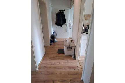 Gepflegte Hochparterre,3 Zimmer im ruhigem Haus am Holzhafen - Bremerhaven Schiffdorferdamm