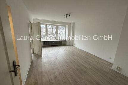 Aachen-Oppenhoffallee! Eine 2 Zimmer-Wohnung mit Aufzug, Einbauküche, Diele, Bad, Keller und Gartenmitbenutzung.