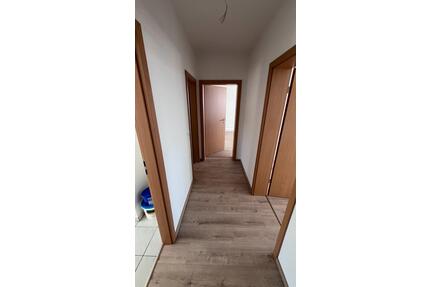 3,5 Zimmer Wohnung, Küche, Bad, Stellplatz - Schleiz