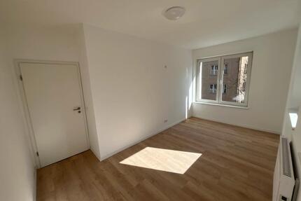 WG Zimmer | Nahe Hauptbahnhof | 3er-WG-Neugründung nach Sanierung - Nürnberg Rabus