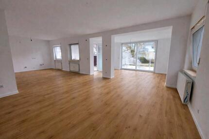 4 Zimmer Erdgeschoss Wohnung zu Vermieten mit Garten - Rodgau