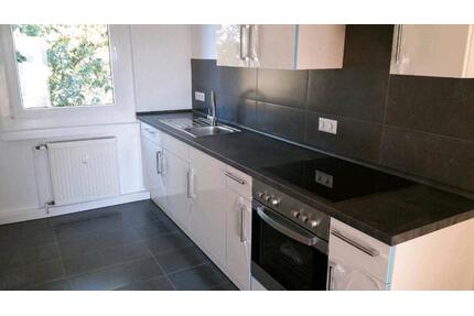 3 Zimmer Wohnung, renoviert, EBK u. Balkon in Dessau Innenstadt - Dessau-Roßlau
