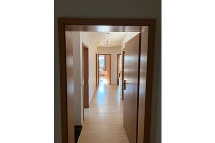 Schöne Teilmöbilierte 3 Zimmer Wohnung - Plattling