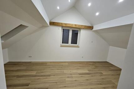 Attraktives 2,5-Zimmer Loft in Großostheim, 3. OG, Kernsaniert