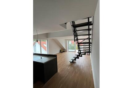 Helle 3,5 Zimmer Maisonette Wohnung Südbalkon - Berglen