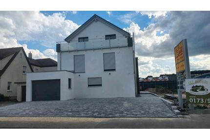 Neuwertige 2 Zimmer Wohnung mit EBK und großem Balkon - Aalen Unterkochen