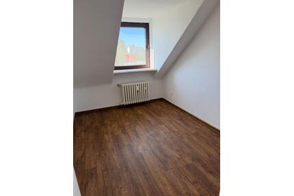 4 Zimmer Wohnung in Döhren - 1.140,00&nbsp;EUR Kaltmiete, ca.&nbsp; 95,00&nbsp;m&sup2; in Hannover (PLZ: 30519) Döhren-Wülfel