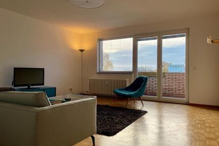 Newly renovated 2 Room top floor Apartment - Berlin Neukölln