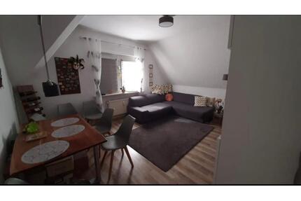 Dachgeschosswohnung, 3-Zimmer - Bad Vilbel, zentral