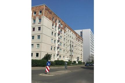 Schöne 2 Zimmer Wohnung, Küche mit Fenster - Neubrandenburg