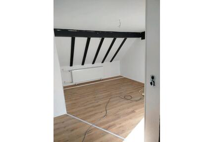 2-Zimmer Single Dachgeschoss Wohnung - Bruchköbel