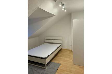 WG-Zimmer in Düsseldorf 750,00 € 14 m²
