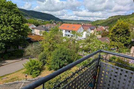 5 Zimmer Wohnung mit großem Balkon und herrlicher Aussicht - Künzelsau