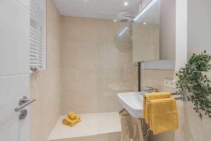 **Besichtigung am 13.03. um 14:30 Uhr**2 FREIE WG- ZIMMER - München Obergiesing