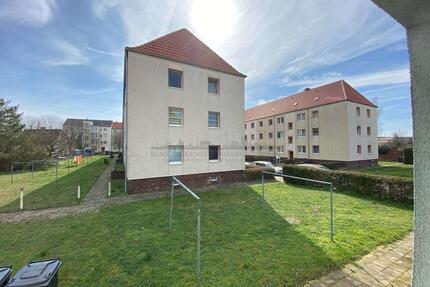 Frisch renovierte 3 Zimmer Wohnung in sanierter, ruhiger Wohnanlage - Dessau-Roßlau