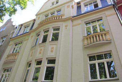 Etagenwohnung im Jugendstilhaus, teilmöbliert, WG-geeignet, Greiz