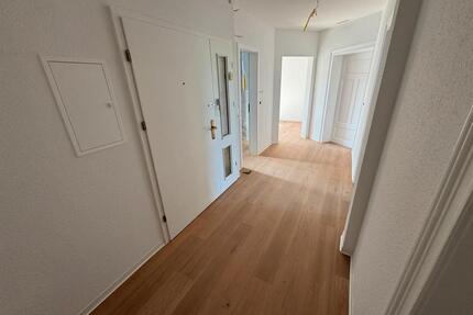 Helle, sanierte 3-Zimmer Wohnung mit Balkon - Schweinfurt Gartenstadt