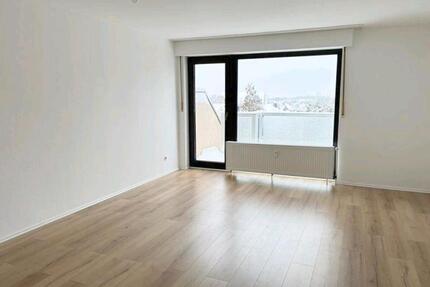 Tolle 1,5 Zimmer Dachgeschoss Wohnung in Top Lage in SG Mitte - Solingen