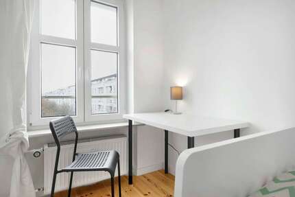 WG-Zimmer in Berlin 680,00 € 10 m²