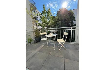 Herrliche möblierte 2-Zi Whg in Winterhude -ruhig, großer Balkon - Hamburg