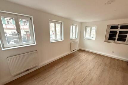 2-Zimmer Wohnung im Fachwerkhaus von 1605 - kernsaniert - Leonberg