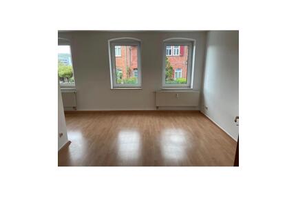 Helle Erdgeschosswohnung mit 2-Zimmern und offener Küche - Erfurt Daberstedt