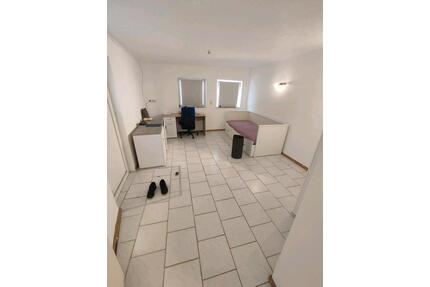 1 Zimmer Wohnung - 400,00&nbsp;EUR Kaltmiete, ca.&nbsp; 28,00&nbsp;m&sup2; in Bochum (PLZ: 44793) Bochum-Mitte