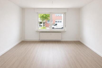Kernsanierte 2-Zimmer Wohnung mit Balkon Erstbezug kernsaniert - Duisburg Beeck