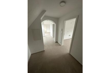 Helle 2-Zimmer Dachgeschosswohnung mit Fußbodenheizung - Fischbachtal