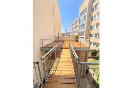 Neu! In Elbnähe! Große Terrasse und modernes Tageslichtbad mit Dusche und Badewanne - Magdeburg