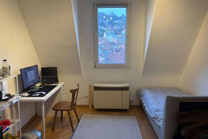 Helles Zimmer in 3er-WG in Stuttgart-Süd