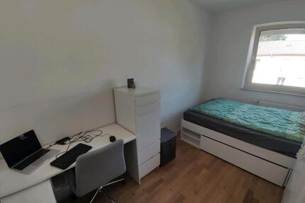 Möbiliertes WG Zimmer - 550,00&nbsp;EUR Kaltmiete, ca.&nbsp; 48,00&nbsp;m&sup2; in Erlangen (PLZ: 91052) Am Anger
