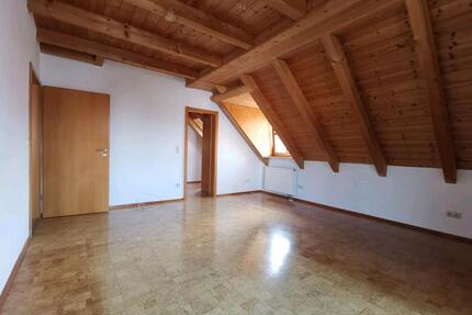 Tolle Dachgeschosswohnung mit 3,5 Zimmer in Helfenbrunn - Kirchdorf an der Amper