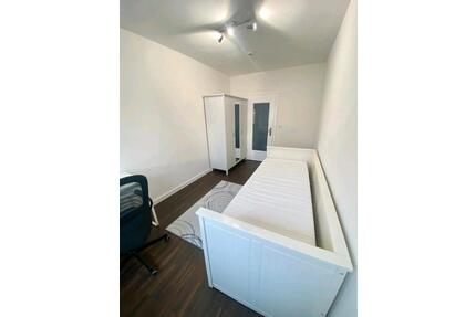 WG in der city center for rent - 645,00&nbsp;EUR Kaltmiete, ca.&nbsp; 16,00&nbsp;m&sup2; in Augsburg (PLZ: 86152) Innenstadt