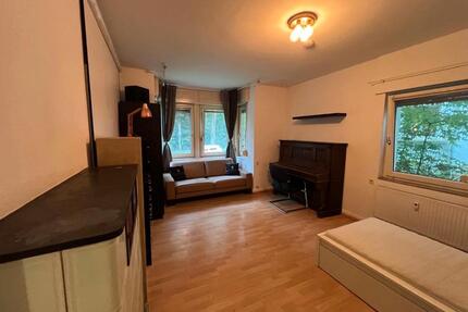 WG Zimmer in ruhiger Lage zu vermieten - Stuttgart Zuffenhausen