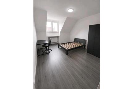 Renoviertes WG-Zimmer in neu gegründeter 3er-WG in Duisburg-Beeck