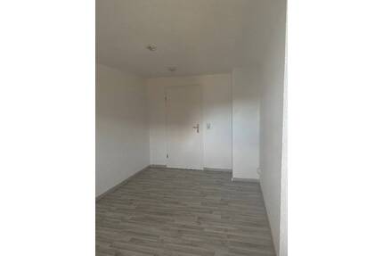 TOP WG Zimmer - 139,00&nbsp;EUR Kaltmiete, ca.&nbsp; 52,00&nbsp;m&sup2;&nbsp;Wohnfl&auml;che in Rossau (PLZ: 09661) Schönborn-Dreiwerden