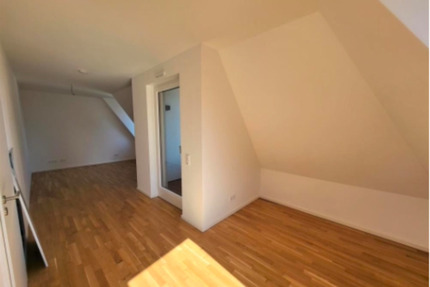 Moderne 1-Zimmer-Dachgeschosswohnung in Toplage Almarkt - Dresden