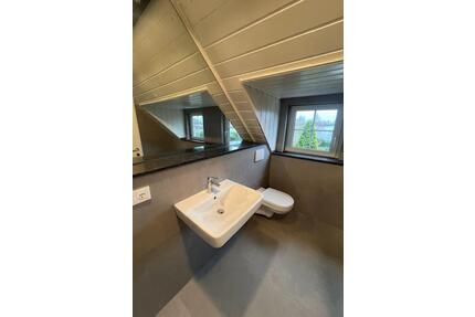 2 Zimmer DG Wohnung Kernsaniert am Bresgespark - Mönchengladbach Süd