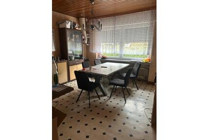 4 Zimmer Wohnung 125 qm - 1.250,00&nbsp;EUR Kaltmiete, ca.&nbsp; 125,00&nbsp;m&sup2; in Hahnstätten (PLZ: 65623)