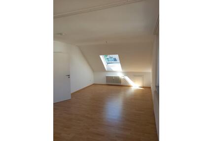 Schöne helle 1 Zimmer Wohnung - 450,00&nbsp;EUR Kaltmiete, ca.&nbsp; 50,00&nbsp;m&sup2; in Bad Salzuflen (PLZ: 32105)