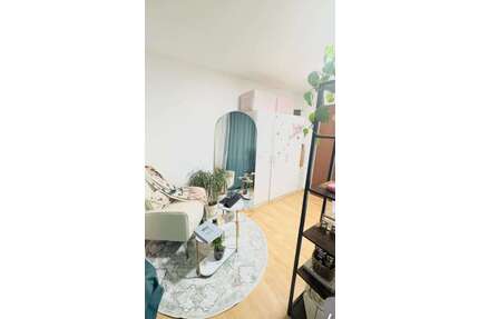 WG-Zimmer in Stuttgart 650,00 € 17 m²